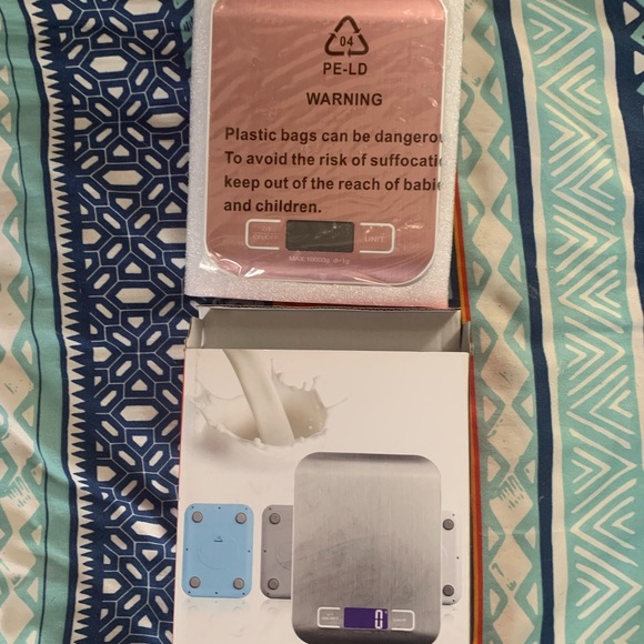 Digital Kitchen Scale with LCD Display - Picture 2 of 2